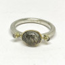 Silberring mit einem Rutilquarz und zwei Brillis in Gelbgold gefasst