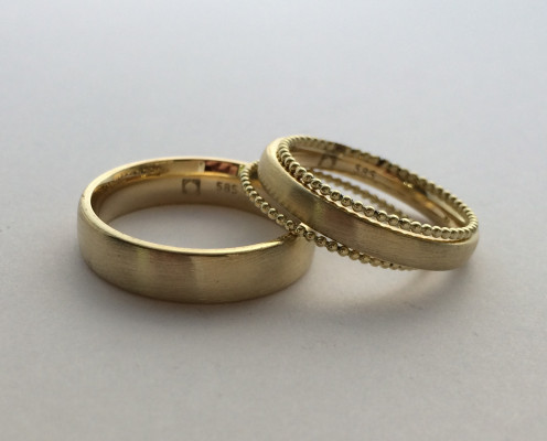 Trauringe 585er Gelbgold mit Perlenringen